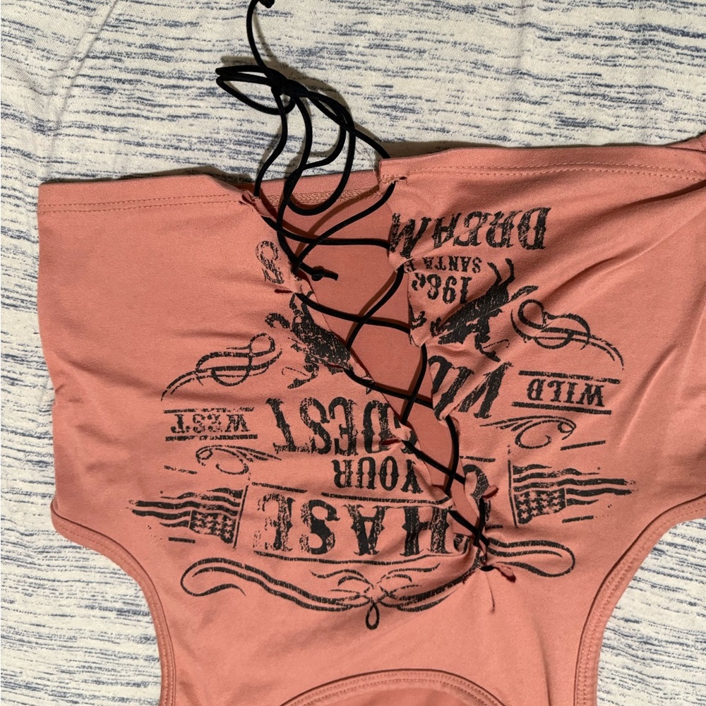Wild West Graphic Lace-Up Tank Top - Pink